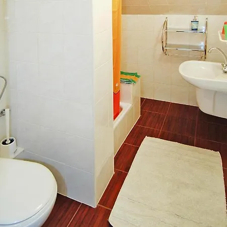 On 1st Floor In Rowy Apartman